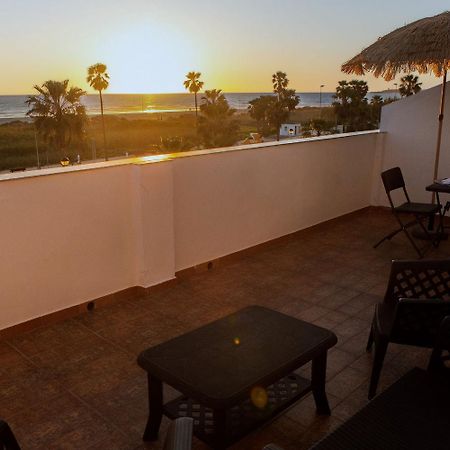 Hotel Playa Conil - Beachfront Studios & Suites Conil De La Frontera Εξωτερικό φωτογραφία