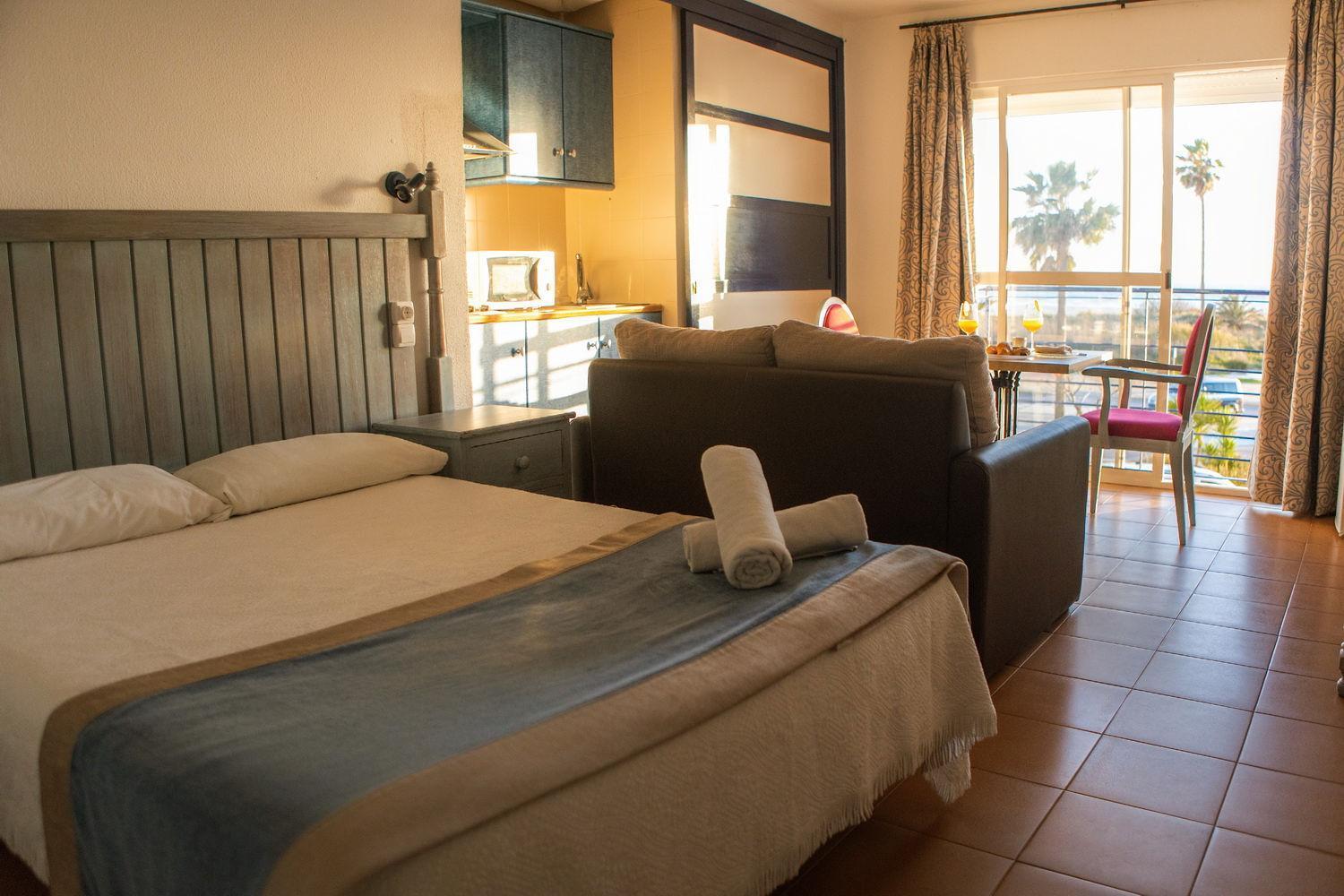 Hotel Playa Conil - Beachfront Studios & Suites Conil De La Frontera Εξωτερικό φωτογραφία