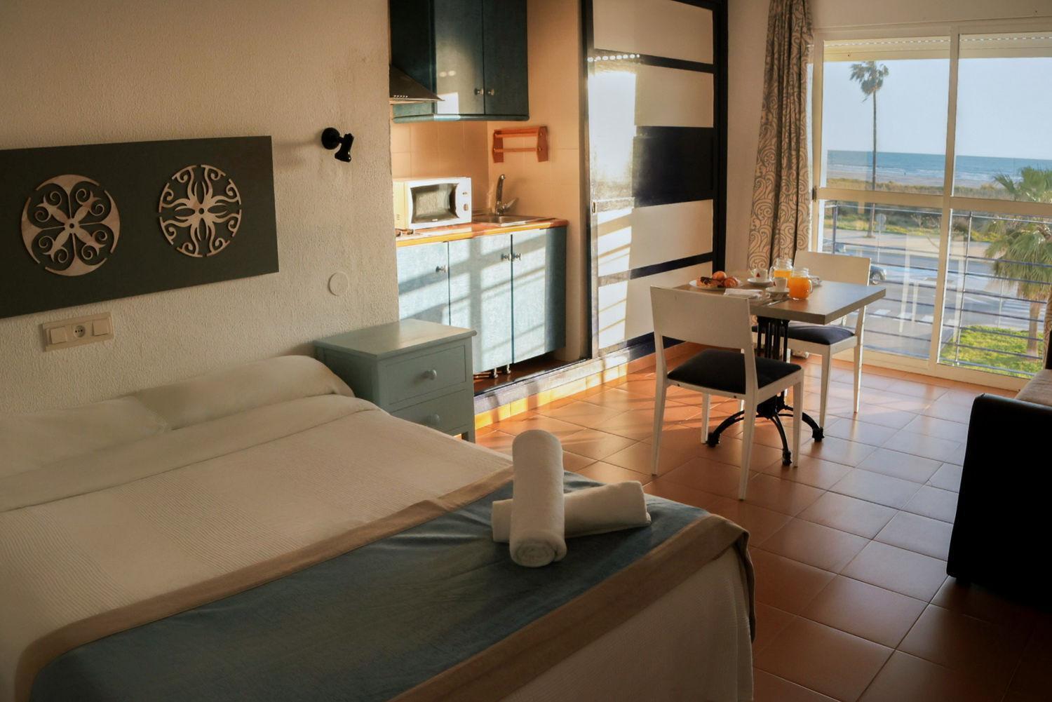 Hotel Playa Conil - Beachfront Studios & Suites Conil De La Frontera Εξωτερικό φωτογραφία