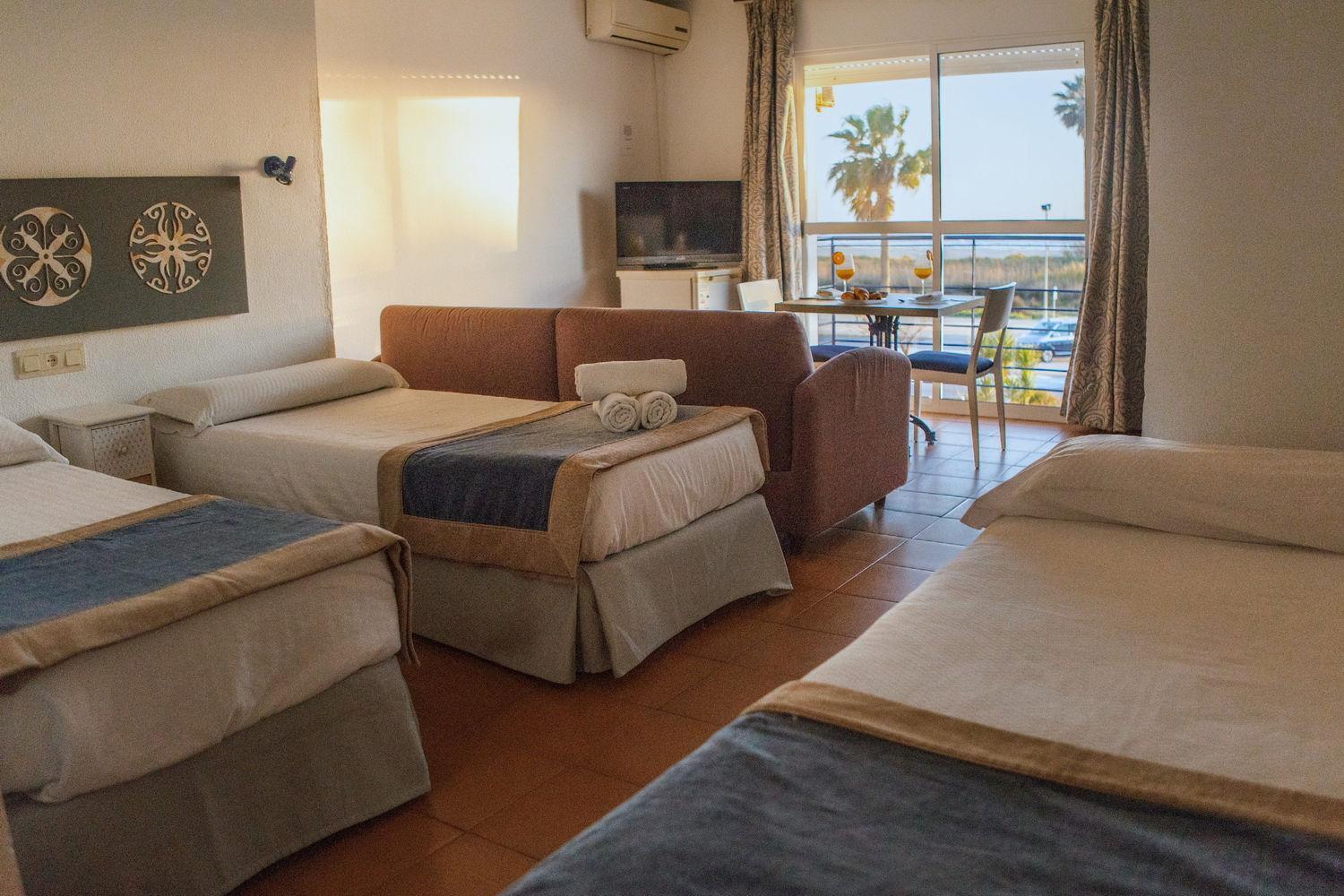 Hotel Playa Conil - Beachfront Studios & Suites Conil De La Frontera Εξωτερικό φωτογραφία