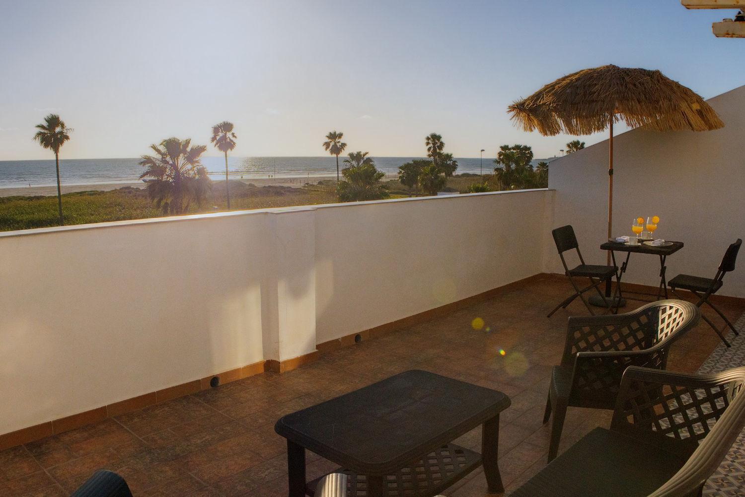 Hotel Playa Conil - Beachfront Studios & Suites Conil De La Frontera Εξωτερικό φωτογραφία